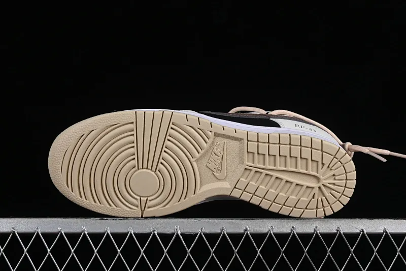 All categories Nk SB Dunk series Nk SB Dunk Low low-top sneakers Nk Dunk Low chestnut letters high street black and brown deconstruction SB strap low-top casual sneakers DV0831-003